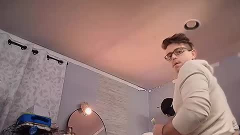 linuxgirlsudosu online show from 02/15/25, 10:33