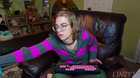 Linzy19 online show from 02/14/25, 03:43