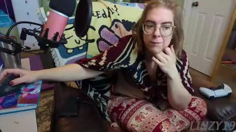 Linzy19 online show from 03/11/25, 05:02