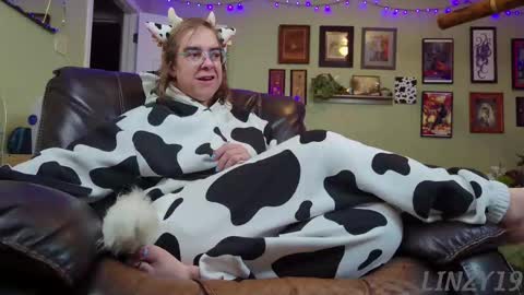 Linzy19 online show from 11/13/25, 04:55