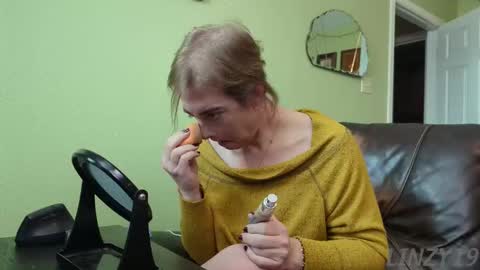 Linzy19 online show from 12/04/25, 06:38