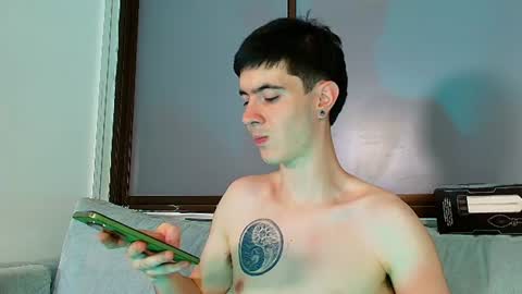 Snapshot of lio_____ chatting on 07/11/26, 12:24 Lio online show from 07/11/26, 12:24