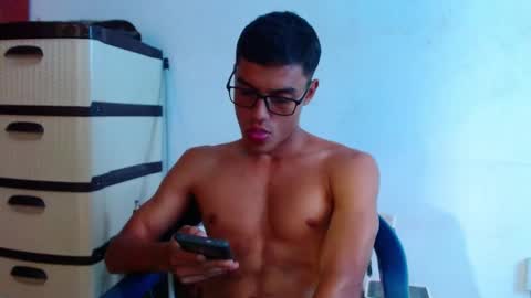 lion_grr online show from 09/17/25, 08:43