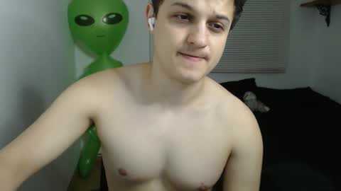 Snapshot of lioncluess chatting on 05/19/26, 11:33 Lion Cluess online show from 05/19/26, 11:33