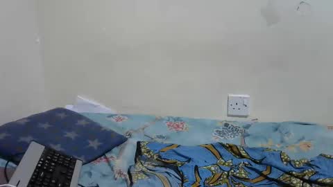 lionesss_ online show from 09/22/25, 07:43