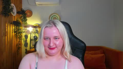 Snapshot of lioraardyn chatting on 04/15/26, 05:58 LioraArdyn online show from 04/15/26, 05:58