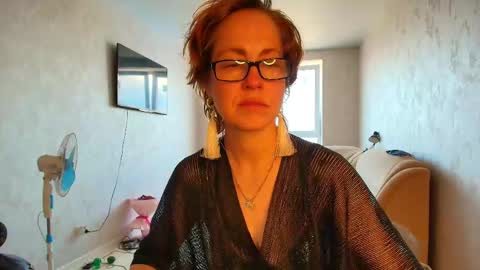 Liora Weiss online show from 05/29/26, 07:50