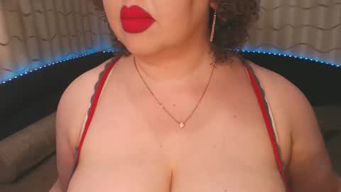 Snapshot of lipsaddiction chatting on 01/10/25, 02:45 LIpsAddiction online show from 01/10/25, 02:45