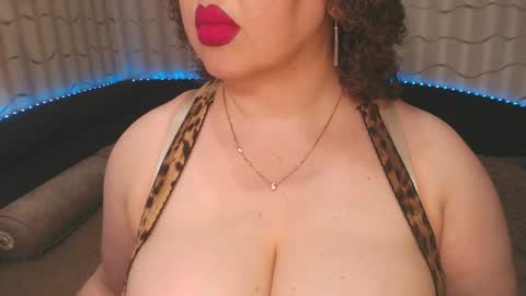 Snapshot of lipsaddiction chatting on 01/16/25, 12:53 LIpsAddiction online show from 01/16/25, 12:53