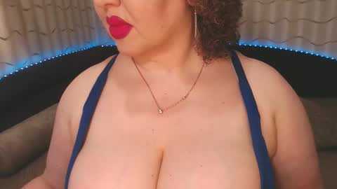 Snapshot of lipsaddiction chatting on 01/18/25, 12:24 LIpsAddiction online show from 01/18/25, 12:24