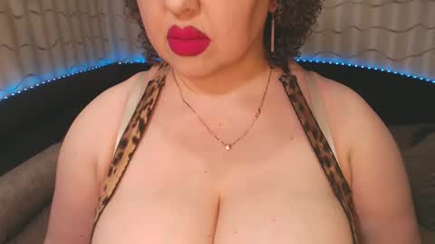 Snapshot of lipsaddiction chatting on 01/25/25, 02:14 LIpsAddiction online show from 01/25/25, 02:14