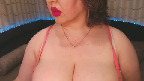 Snapshot of lipsaddiction chatting on 02/02/25, 09:23 LIpsAddiction online show from 02/02/25, 09:23