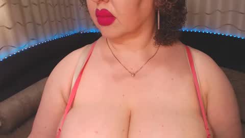 Snapshot of lipsaddiction chatting on 02/12/25, 11:30 LIpsAddiction online show from 02/12/25, 11:30