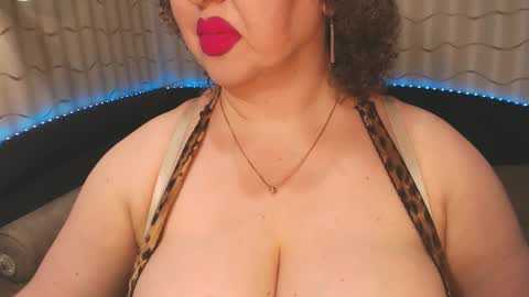 Snapshot of lipsaddiction chatting on 02/20/25, 11:10 LIpsAddiction online show from 02/20/25, 11:10