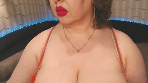 Snapshot of lipsaddiction chatting on 02/26/25, 11:04 LIpsAddiction online show from 02/26/25, 11:04