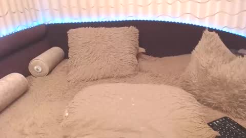 Snapshot of lipsaddiction chatting on 03/02/25, 02:00 LIpsAddiction online show from 03/02/25, 02:00