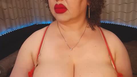 Snapshot of lipsaddiction chatting on 09/08/25, 02:16 LIpsAddiction online show from 09/08/25, 02:16