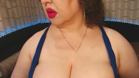 Snapshot of lipsaddiction chatting on 09/13/25, 01:00 LIpsAddiction online show from 09/13/25, 01:00