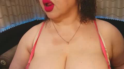 Snapshot of lipsaddiction chatting on 09/16/25, 12:39 LIpsAddiction online show from 09/16/25, 12:39