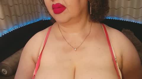 Snapshot of lipsaddiction chatting on 10/10/25, 01:10 LIpsAddiction online show from 10/10/25, 01:10