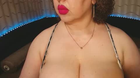 Snapshot of lipsaddiction chatting on 10/22/25, 01:44 LIpsAddiction online show from 10/22/25, 01:44