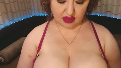 Snapshot of lipsaddiction chatting on 11/30/25, 01:59 LIpsAddiction online show from 11/30/25, 01:59