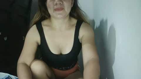 Snapshot of lipsofangel16 chatting on 02/04/25, 01:59 im cherry online show from 02/04/25, 01:59