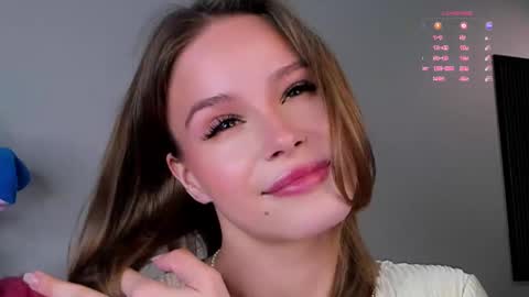 Lina online show from 09/28/25, 01:44