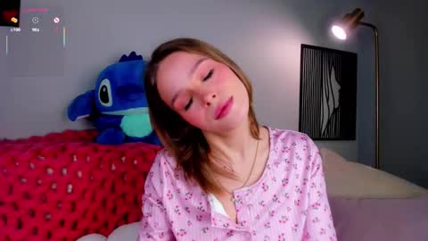 Lina online show from 10/13/25, 01:27