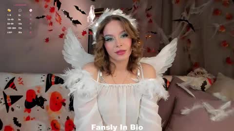 Lina online show from 10/31/25, 01:39