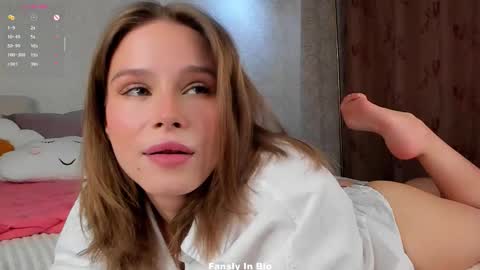 Lina online show from 11/25/25, 01:16