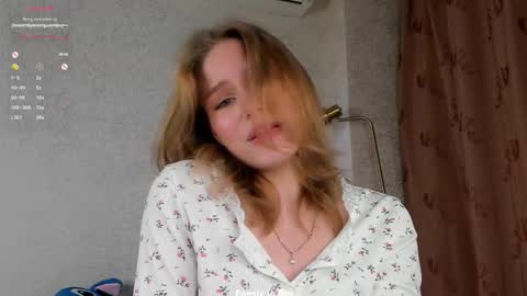 Lina online show from 12/17/25, 01:33