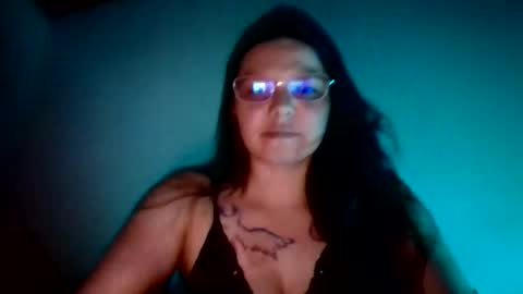 Snapshot of liracebeth chatting on 04/23/26, 05:19 Lira online show from 04/23/26, 05:19