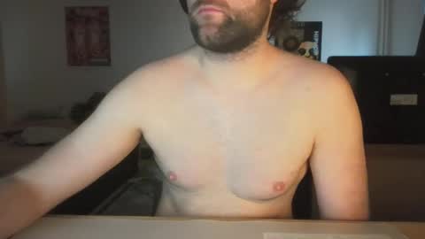 Snapshot of liropogo123456 chatting on 12/14/25, 12:32 liropogo123456 online show from 12/14/25, 12:32