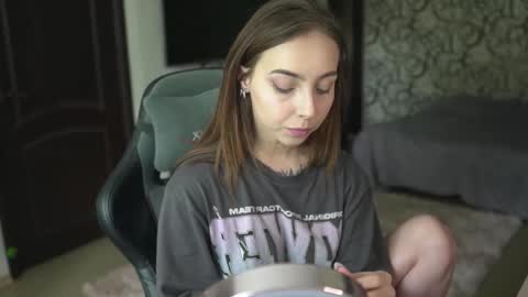 Snapshot of lis_silver chatting on 09/28/25, 06:41 Lisa online show from 09/28/25, 06:41