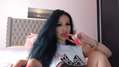 Lisa online show from 11/26/25, 09:05