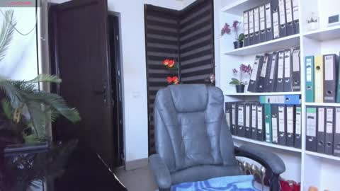 Snapshot of lisa2018 chatting on 11/30/25, 03:10 lisa online show from 11/30/25, 03:10