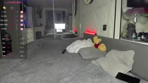 Snapshot of lisa__fox chatting on 10/11/25, 04:12 Lisa online show from 10/11/25, 04:12