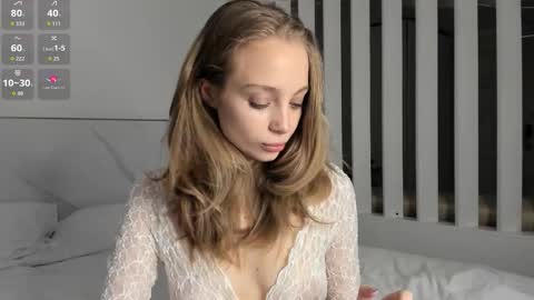 Lisa online show from 11/17/25, 05:24