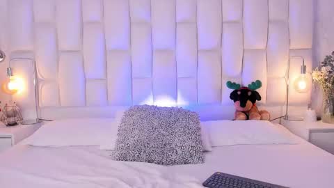 Lisa Baker online show from 12/20/25, 11:45