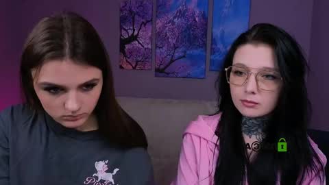 Lisa online show from 11/17/25, 12:55