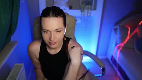 Snapshot of lisa_elfy chatting on 12/03/25, 04:16 lisa_elfy online show from 12/03/25, 04:16