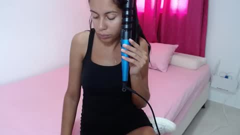 Snapshot of lisa_g07 chatting on 09/25/25, 02:54 Lisa Santos online show from 09/25/25, 02:54