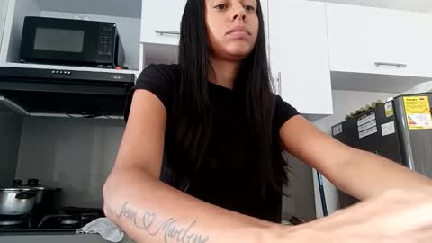 Snapshot of lisa_g07 chatting on 10/17/25, 03:14 Lisa Santos online show from 10/17/25, 03:14