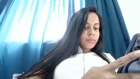 Snapshot of lisa_g07 chatting on 11/13/25, 05:45 Lisa Santos online show from 11/13/25, 05:45