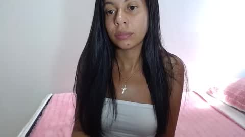 Snapshot of lisa_g07 chatting on 12/01/25, 04:45 Lisa Santos online show from 12/01/25, 04:45