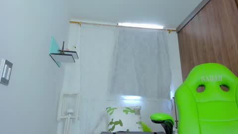 Snapshot of lisa_gerrard_ chatting on 02/26/25, 06:32 Lisa  online show from 02/26/25, 06:32