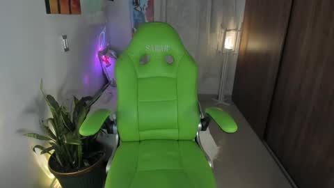 Snapshot of lisa_gerrard_ chatting on 04/16/26, 11:11 Lisa online show from 04/16/26, 11:11