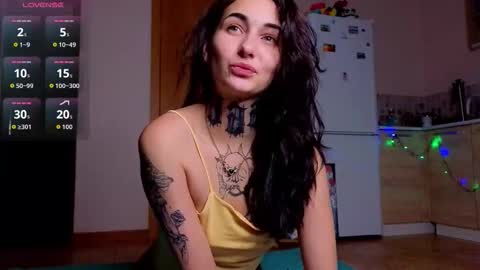 Snapshot of lisa_juicy chatting on 12/13/25, 10:15 Liza online show from 12/13/25, 10:15