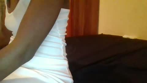 Snapshot of lisa_larry chatting on 02/06/25, 02:22 lisa larry online show from 02/06/25, 02:22